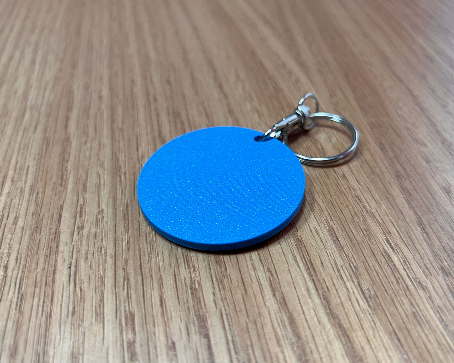 spiderman hombre araña logo marvel llavero reverso