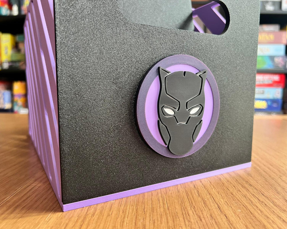 caja comics black panther marvel superheroes lectura pantera negra logo