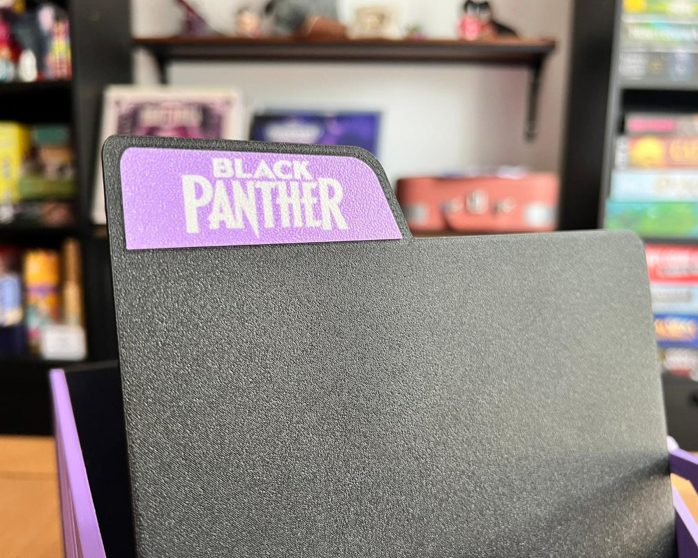 caja comics black panther marvel superheroes lectura pantera negra logo