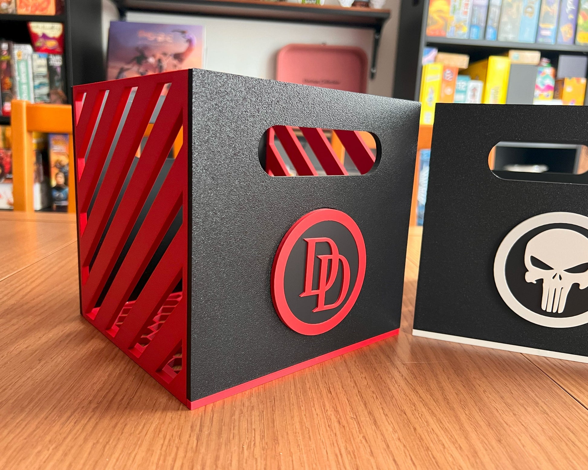 cajas comics daredevil punisher almacenaje guardar marvel lado