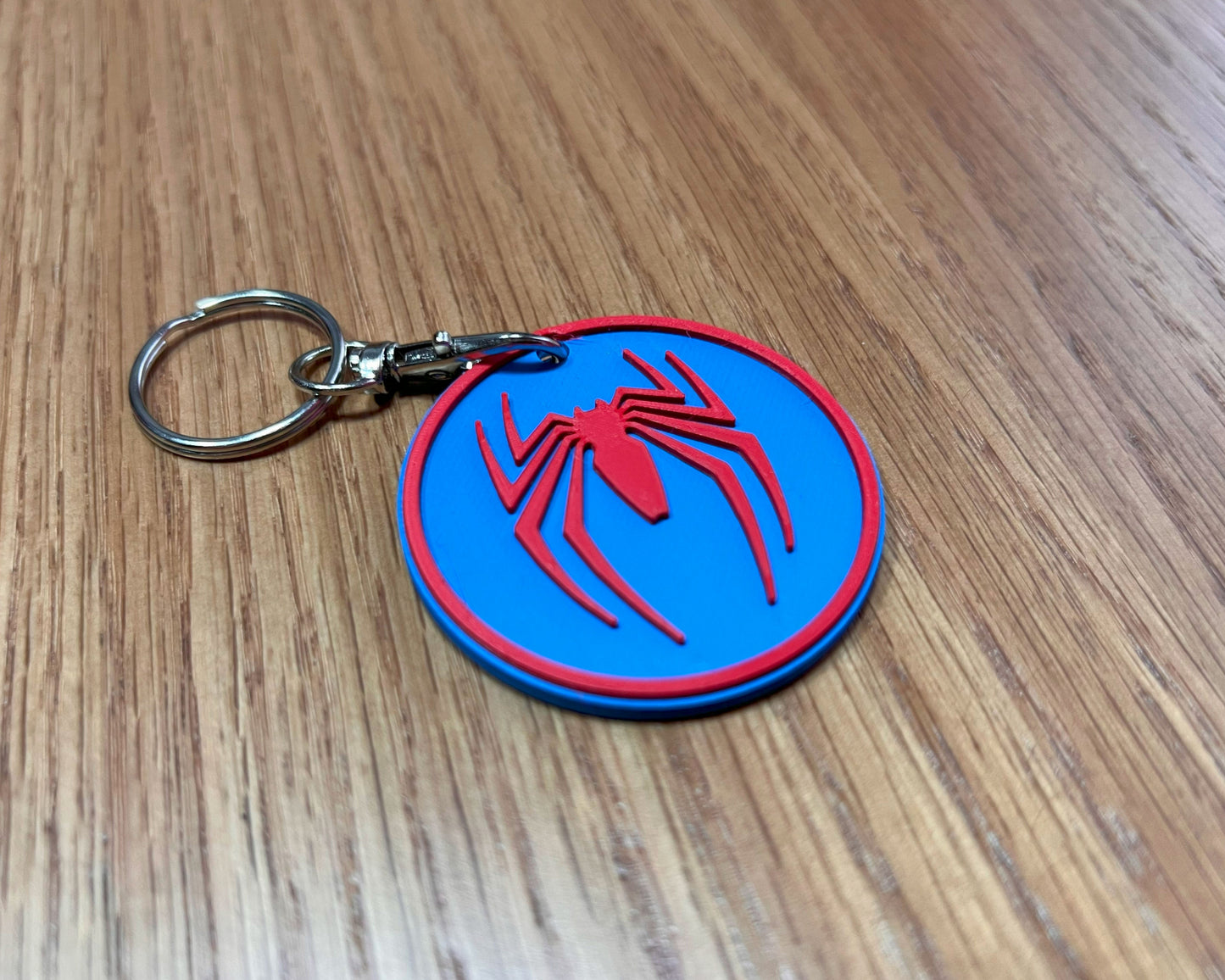 spiderman hombre araña logo marvel llavero